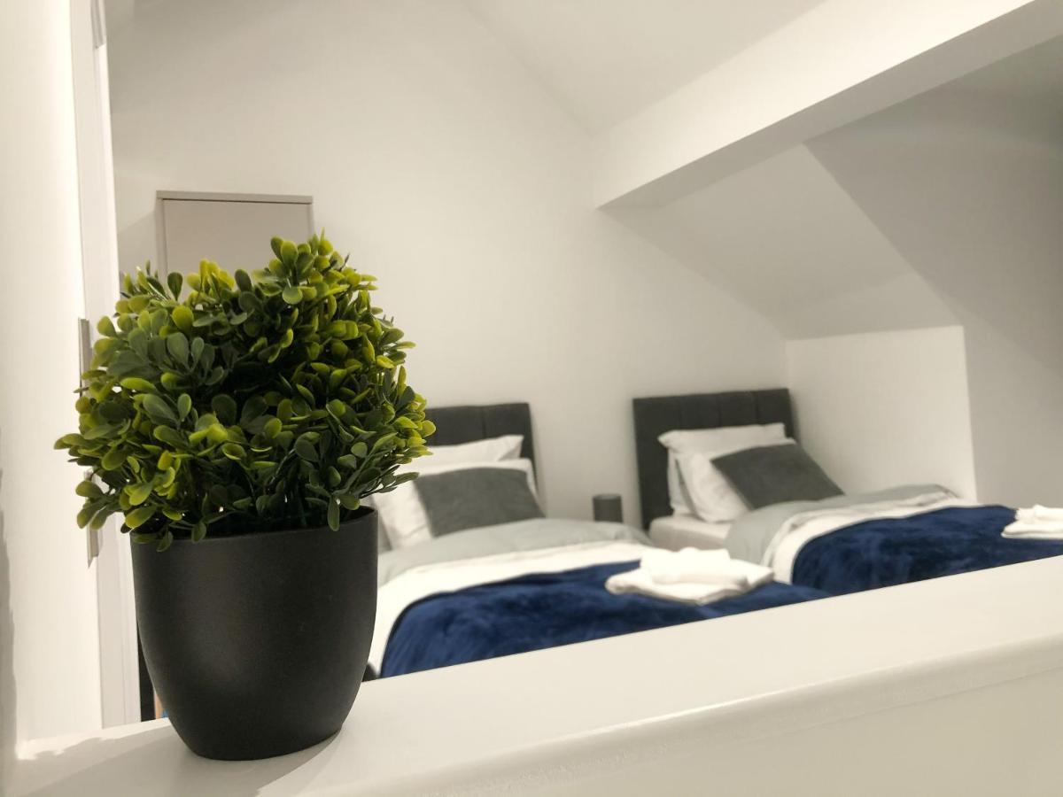 10Min To City - Free Parking - Private Studio - Contractor Friendly Manchester Exterior photo
