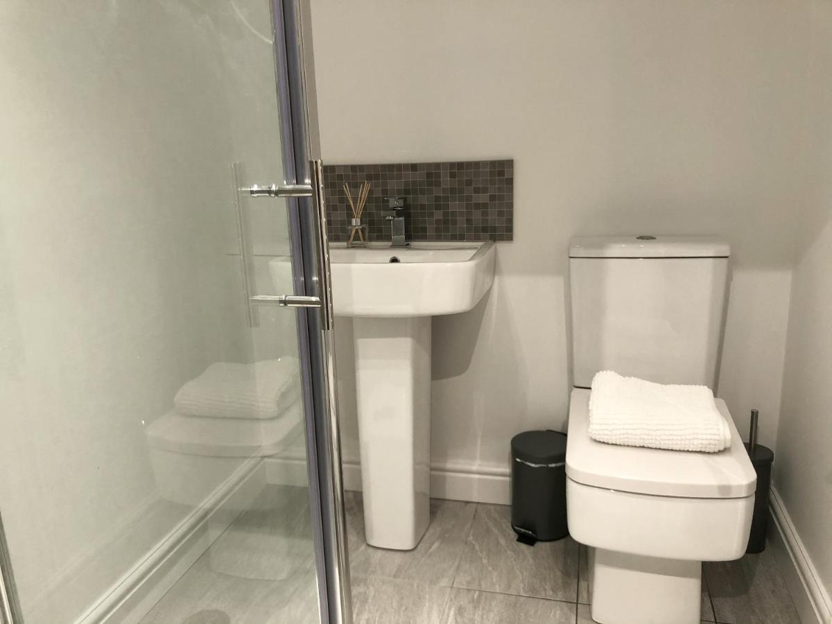 10Min To City - Free Parking - Private Studio - Contractor Friendly Manchester Exterior photo