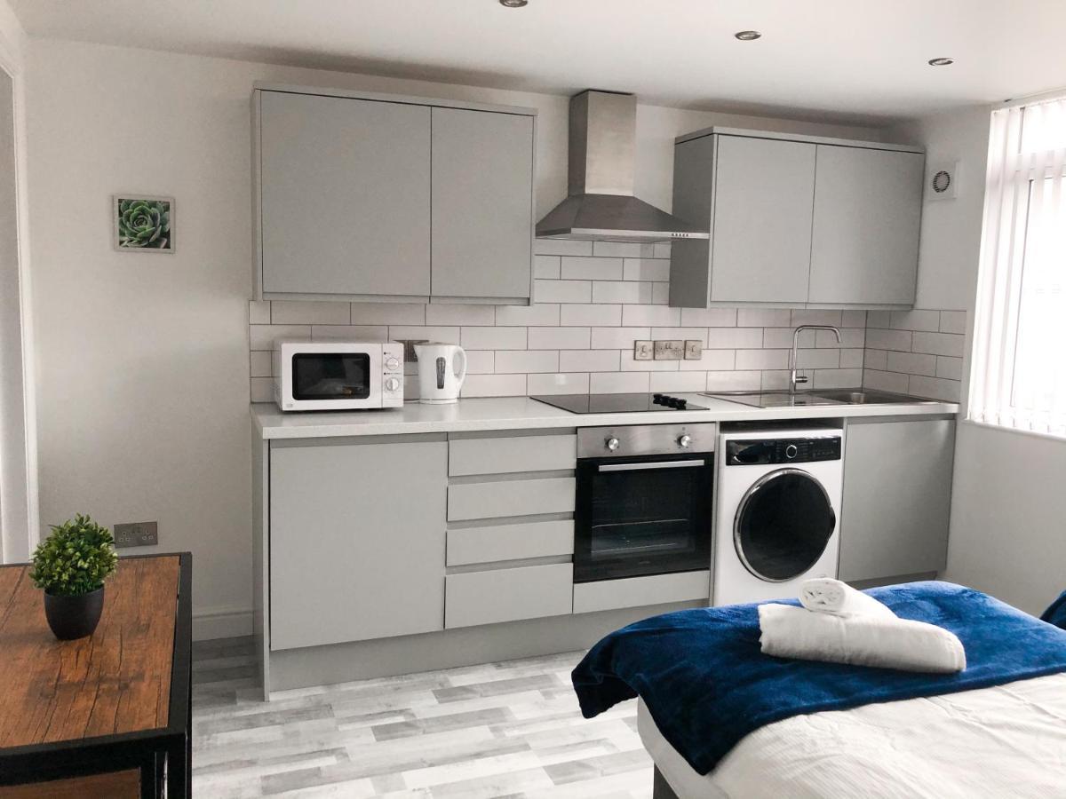 10Min To City - Free Parking - Private Studio - Contractor Friendly Manchester Exterior photo