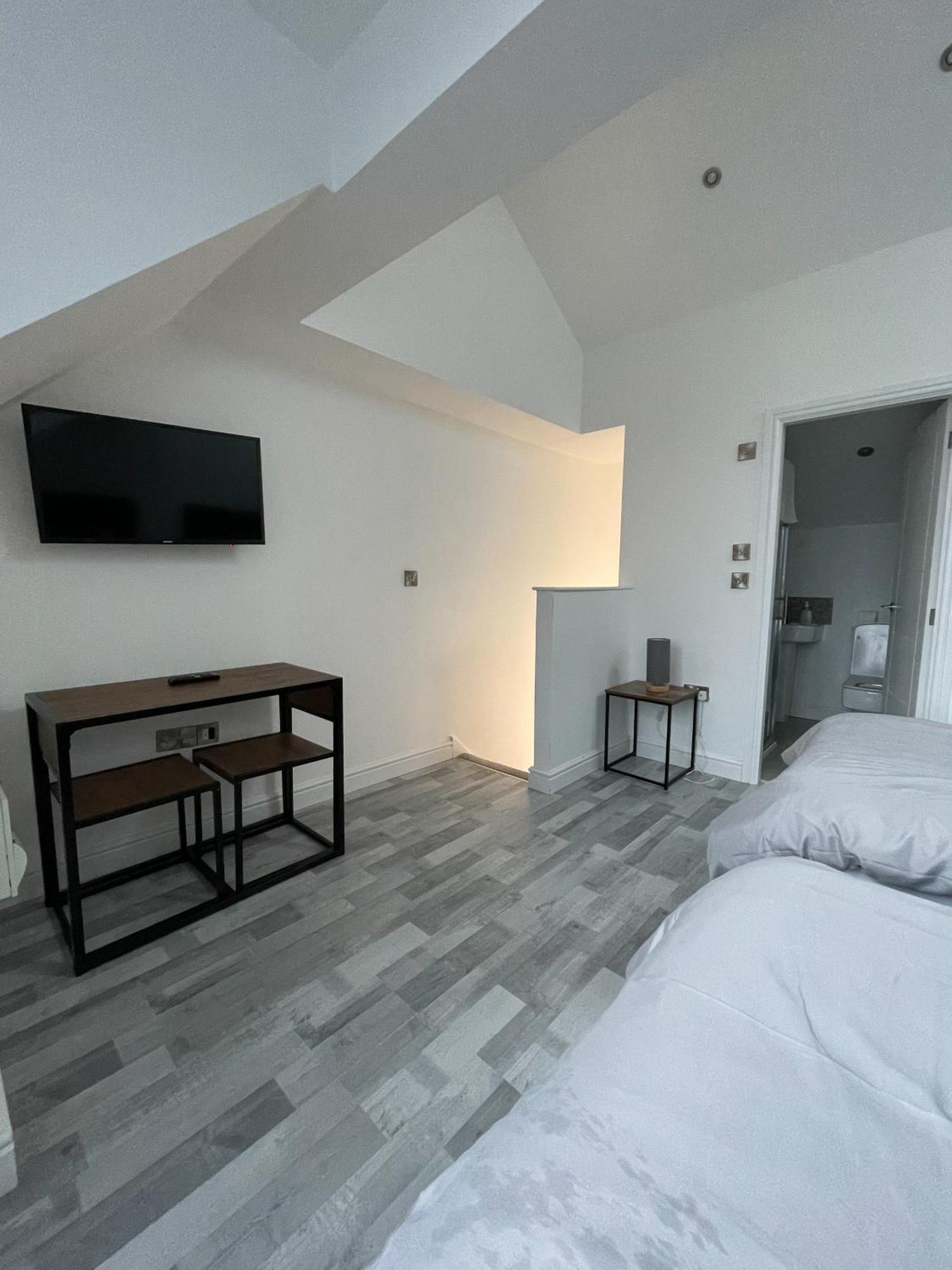 10Min To City - Free Parking - Private Studio - Contractor Friendly Manchester Exterior photo
