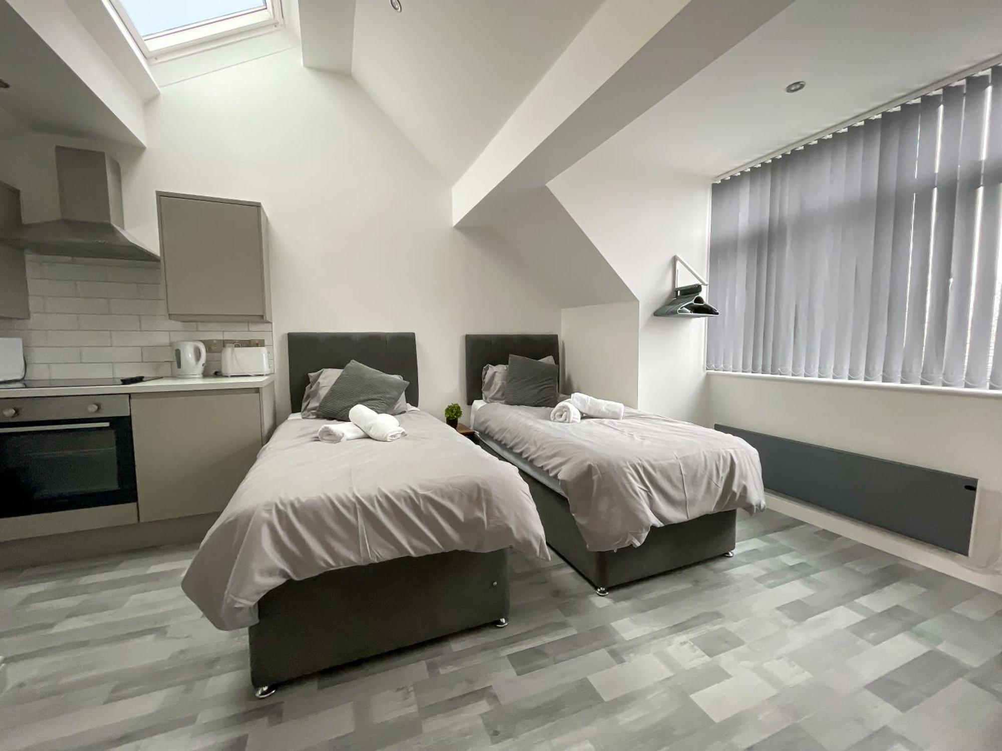 10Min To City - Free Parking - Private Studio - Contractor Friendly Manchester Exterior photo